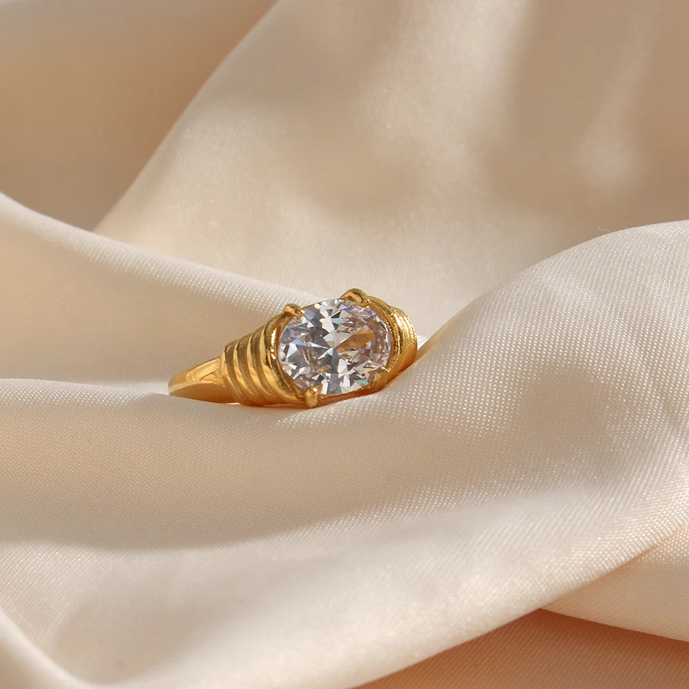 The Ophelia Oval Zircon Ring by Vexa - RING - Vexa