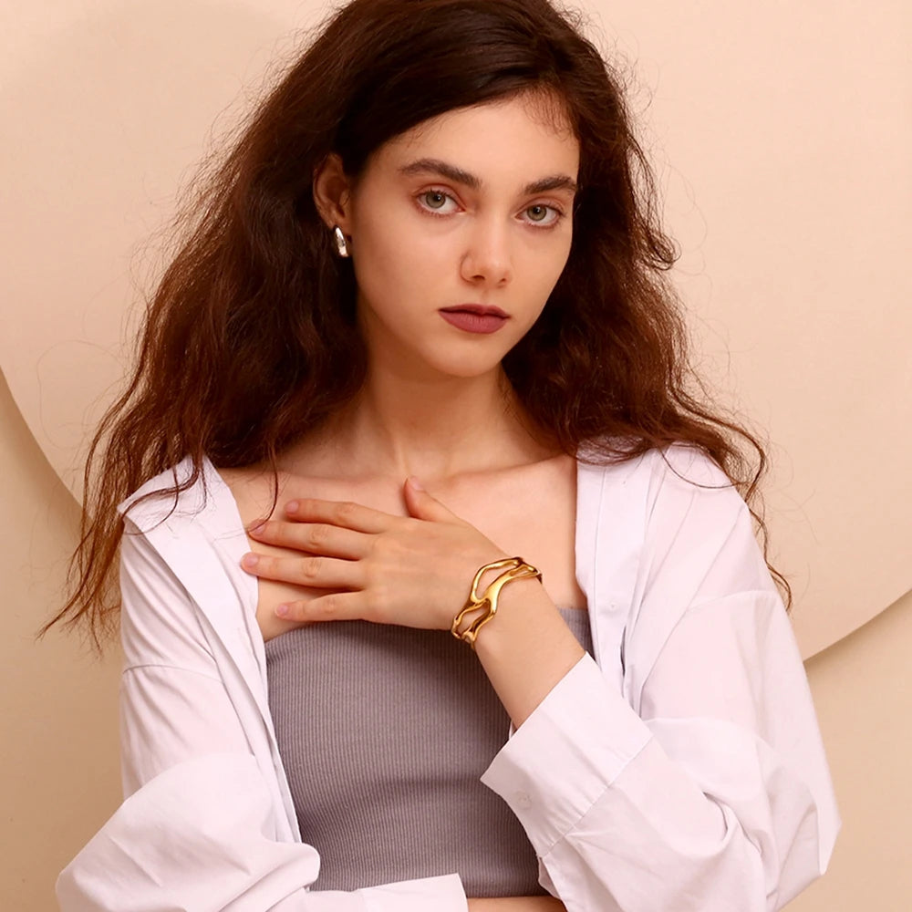 The Rhythmic Wave Hollow Cuff by Vexa - Bracelet - Vexa