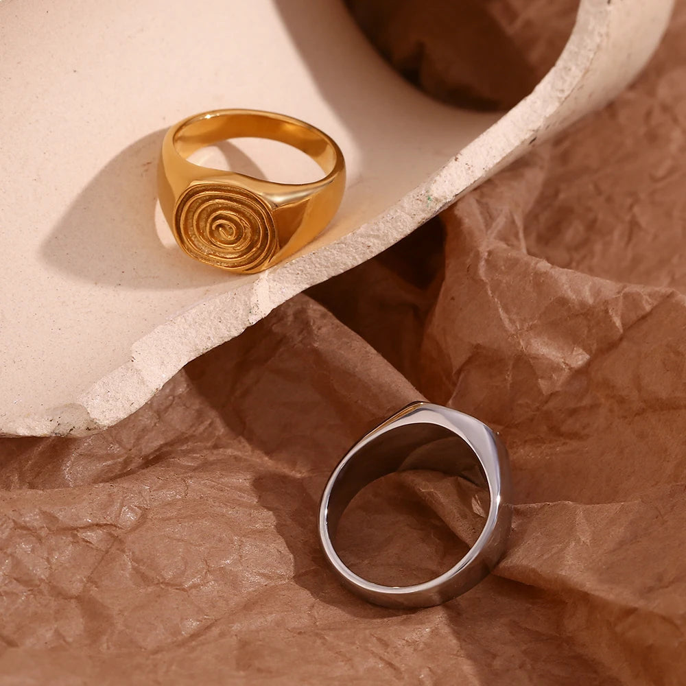 The Felix Quirky Signet Ring by Vexa - RING - Vexa