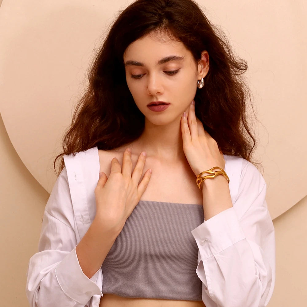 The Rhythmic Wave Hollow Cuff by Vexa - Bracelet - Vexa