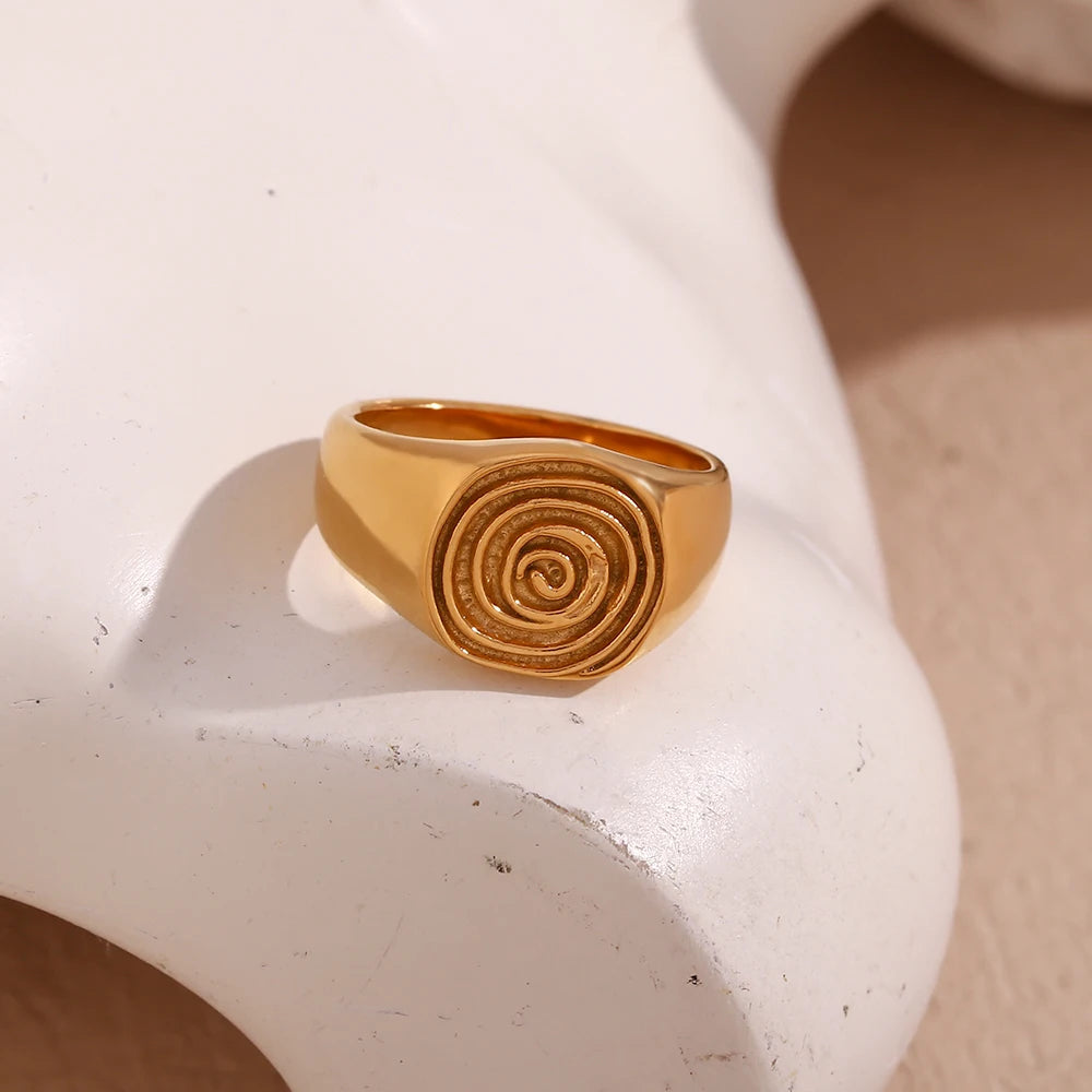 The Felix Quirky Signet Ring by Vexa - RING - Vexa - 8 - Gold