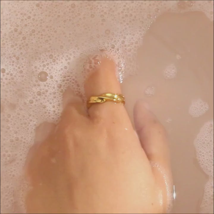 The Tidal Waterwave Twist Ring by Vexa